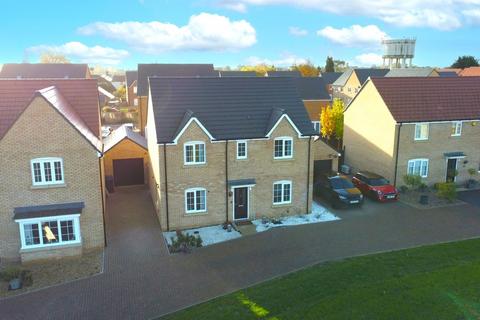 4 bedroom detached house for sale, Peacock Chase, Sutton