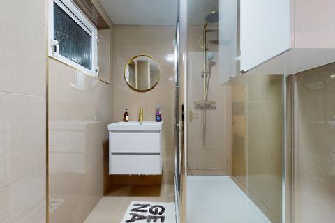3 bedroom flat to rent - Williamson Street