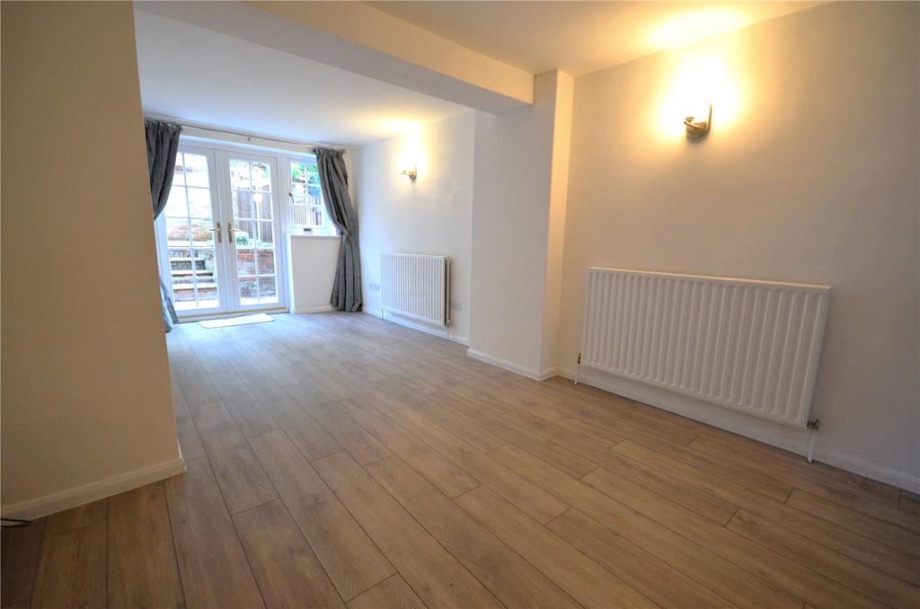 Abbey Street, Farnham, Surrey, GU9 2 bed terraced house £1,600 pcm (£