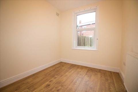 2 bedroom flat to rent, Hunter Avenue, Blyth