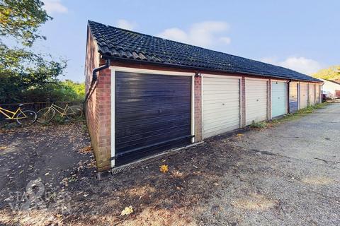 Garage to rent, Riverdale Court, Brundall, Norwich