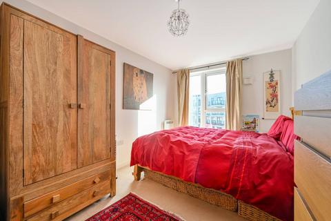 2 bedroom flat for sale - Guildford Road, Woking, GU22