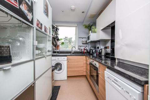 2 bedroom flat for sale, Heybourne Crescent, London