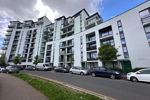 2 bedroom flat for sale, Heybourne Crescent, London