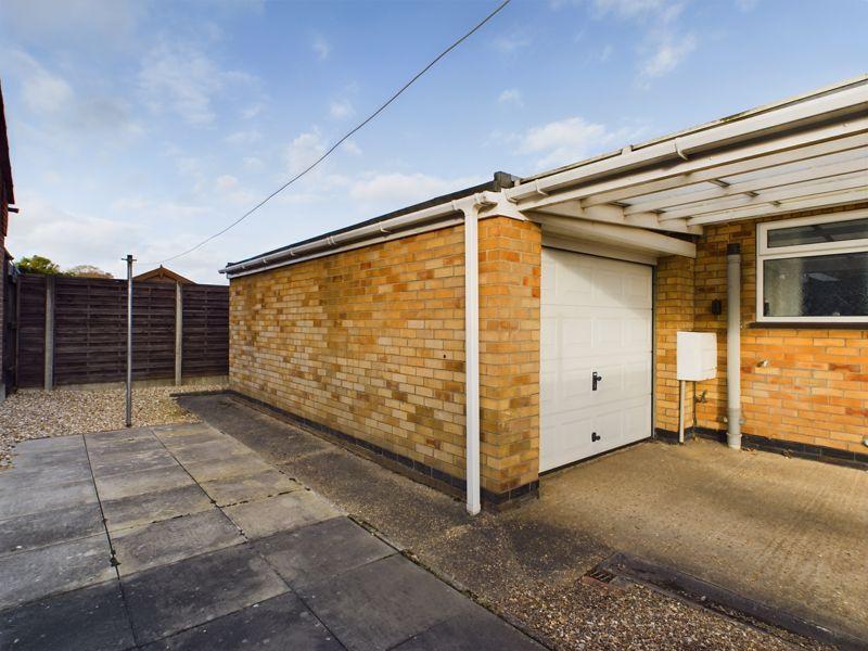 Garage/car port