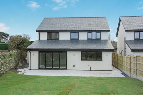 5 bedroom detached house for sale - Maes Ednyfed, Amlwch