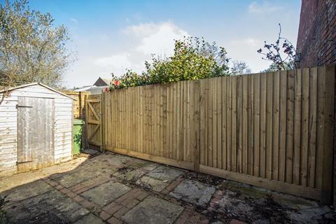 2 bedroom character property to rent, High Street, Henfield