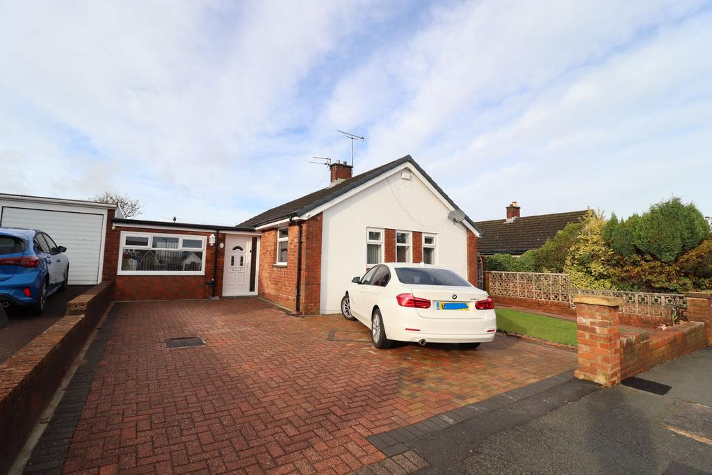 St. Lawrence Avenue, Blackburn, BB2 3 bed detached bungalow for sale