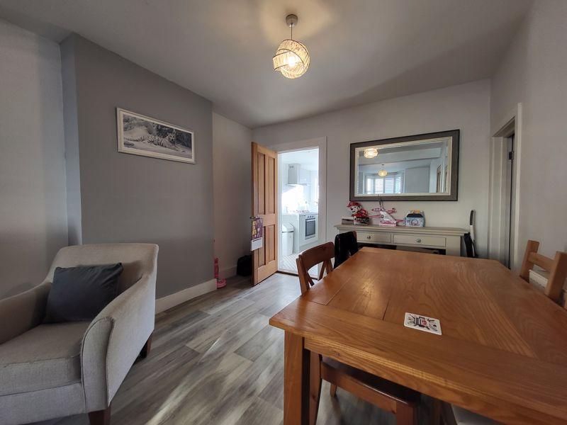 Spitalfield Lane, Chichester 3 bed semidetached house £1,500 pcm (£346 pw)