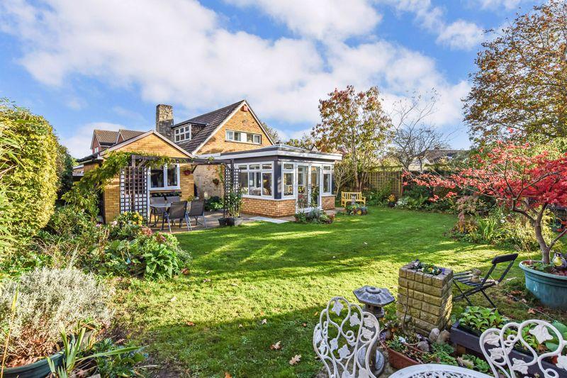 Crofton Lane, Hill Head, PO14 3 bed detached house for sale £700,000