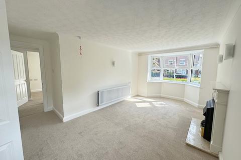 2 bedroom apartment for sale, Moorlands Lodge, Moorlands Avenue, Kenilworth