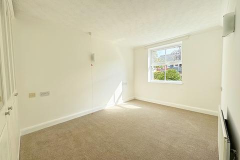 2 bedroom apartment for sale, Moorlands Lodge, Moorlands Avenue, Kenilworth