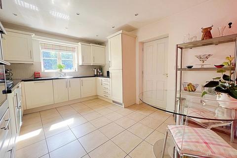 4 bedroom detached house for sale, Leamington Road, Kenilworth
