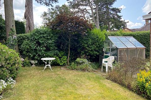 2 bedroom detached bungalow for sale - Eden Croft, Kenilworth