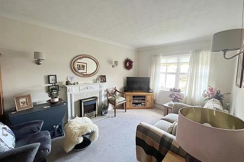 2 bedroom apartment for sale, Moorlands Lodge, Moorlands Avenue, Kenilworth