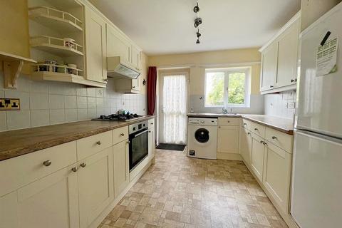 16 Latimer Close, Kenilworth, CV8 1GN