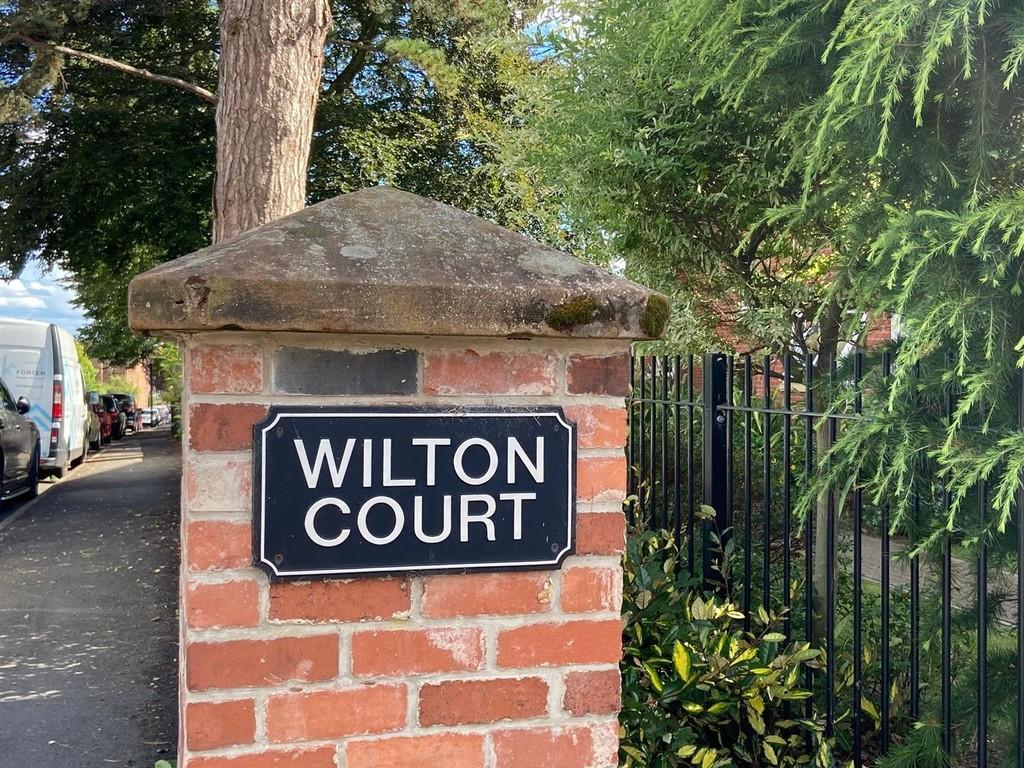 Wilton Court, Southbank Road, Kenilworth 1 bed apartment for sale £