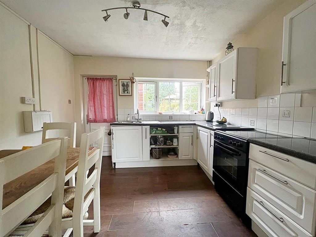 Albion Street, Kenilworth 3 bed terraced house £289,950