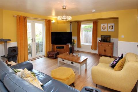 15 Ashmore Crescent, Broseley, TF12 5SL
