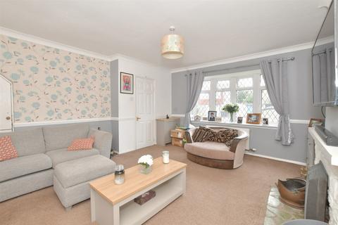 3 bedroom end of terrace house for sale, Elm Tree Close, Selsey, West Sussex