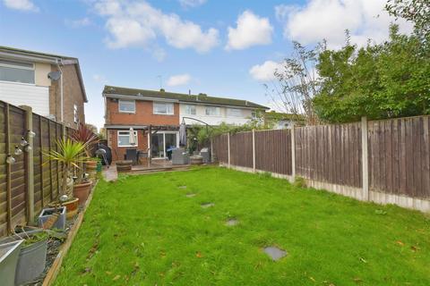 3 bedroom end of terrace house for sale - Elm Tree Close, Selsey, West Sussex