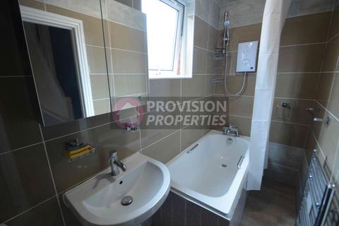 4 bedroom end of terrace house to rent, Harold Mount, Hyde Park LS6