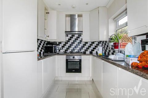 4 bedroom house to rent - Clement Gardens, Hayes, Middlesex