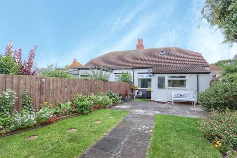 2 bedroom bungalow for sale - The Larches, Redcar