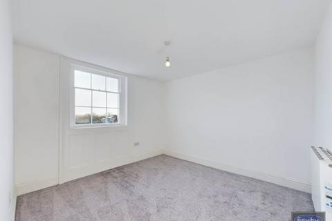2 bedroom penthouse to rent - St Georges Terrace, Herne Bay,