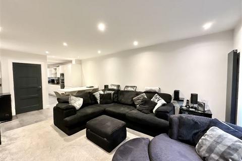 1a Normanton Spring Close, Sheffield, S13 7BW