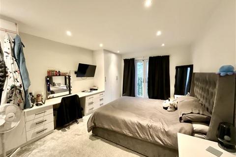 1a Normanton Spring Close, Sheffield, S13 7BW