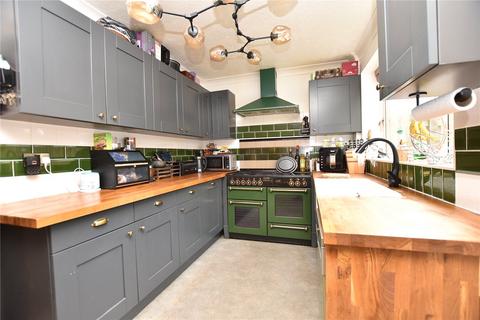 3 bedroom semi-detached house for sale - Greenview Close, Leeds, West Yorkshire