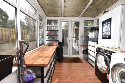 3 bedroom semi-detached house for sale - Greenview Close, Leeds, West Yorkshire