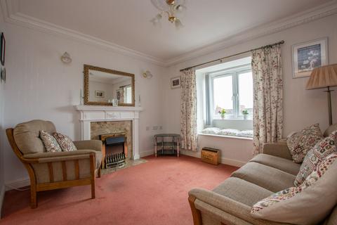 1 bedroom apartment for sale - Flat 25, Fairburn House, Regent Crescent, Horsforth, Leeds, West Yorkshire