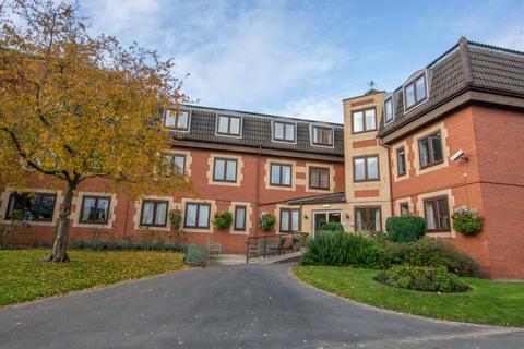 1 bedroom apartment for sale - Flat 25, Fairburn House, Regent Crescent, Horsforth, Leeds, West Yorkshire