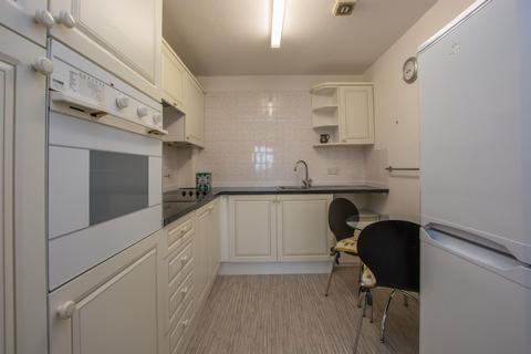 1 bedroom apartment for sale - Flat 25, Fairburn House, Regent Crescent, Horsforth, Leeds, West Yorkshire