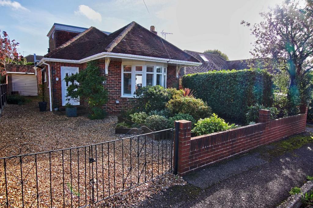 Horndean PO8 2 bed detached bungalow for sale £550,000