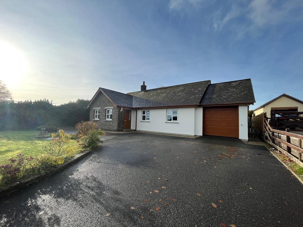Betws Ifan, Beulah, Newcastle Emlyn, SA38 3 bed bungalow for sale £