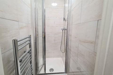 House share to rent, Kilburn High Road, Kilburn, NW6