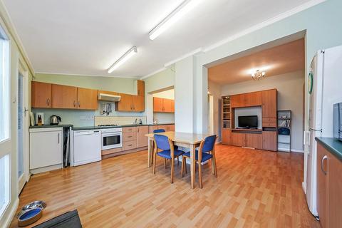 158 Hampton Road, Chingford, London, E4 8NT