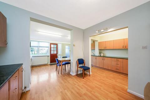 158 Hampton Road, Chingford, London, E4 8NT