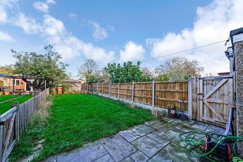 158 Hampton Road, Chingford, London, E4 8NT
