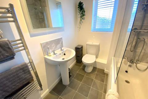 75 Calder View, Mirfield, WF14 8JF