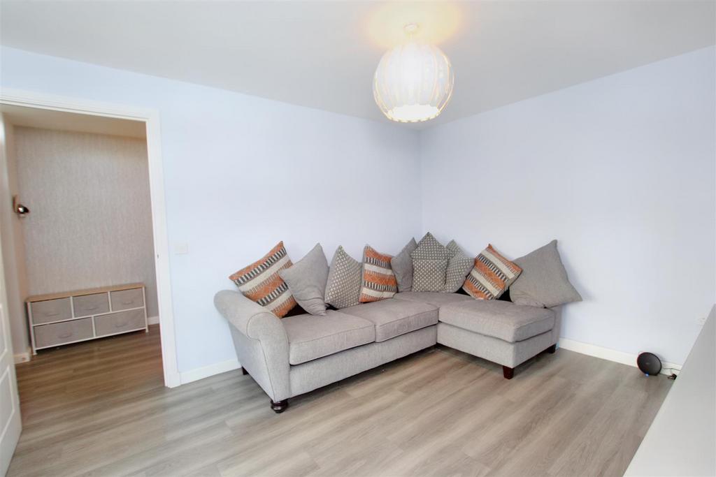 Templegill Crescent, Wishaw 3 bed semidetached house £179,995