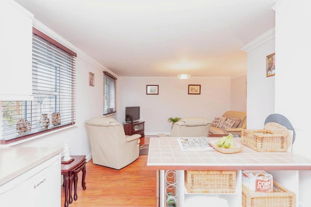 Kitchen/living room