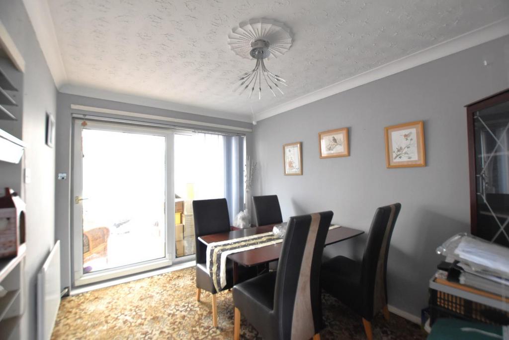 Warwick Road, Scunthorpe 3 bed semidetached house for sale £145,000