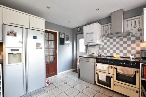 124 Warwick Road, Scunthorpe, DN16 1EU