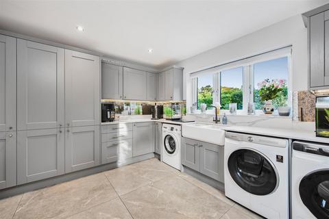 15 Holmes Close, Ascot, SL5 9TJ