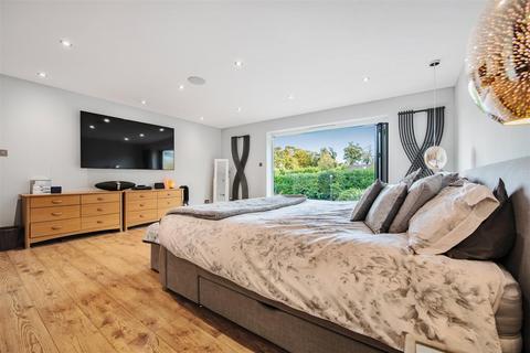 15 Holmes Close, Ascot, SL5 9TJ