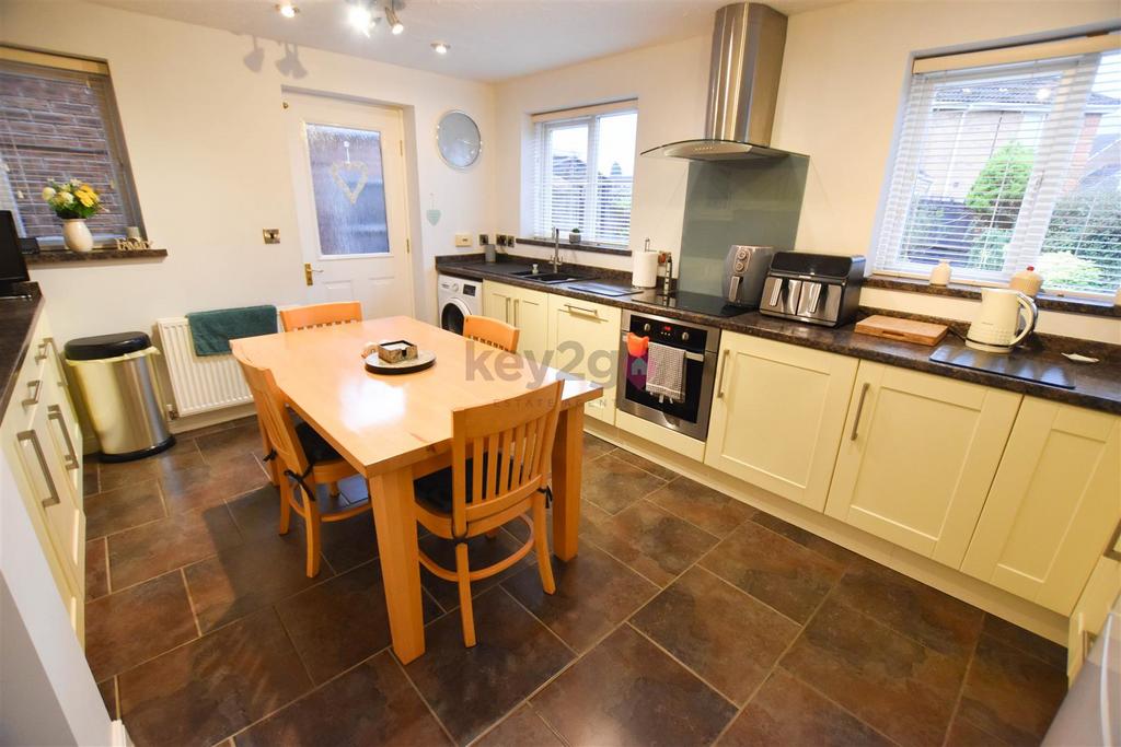 Spinkhill View, Renishaw, Sheffield, S21 3 bed detached house for sale